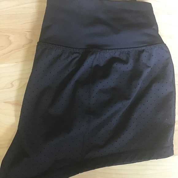 Lululemon shorts - Picture 5 of 5